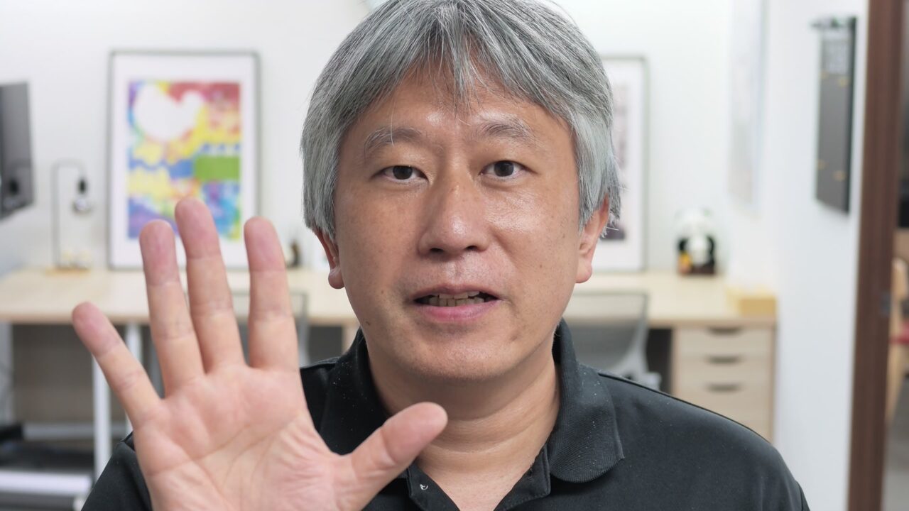 Osmo Pocket 4Pに手のひらをかざしてActiveTrackを起動する瞬間。画面に緑の追尾枠が表示される